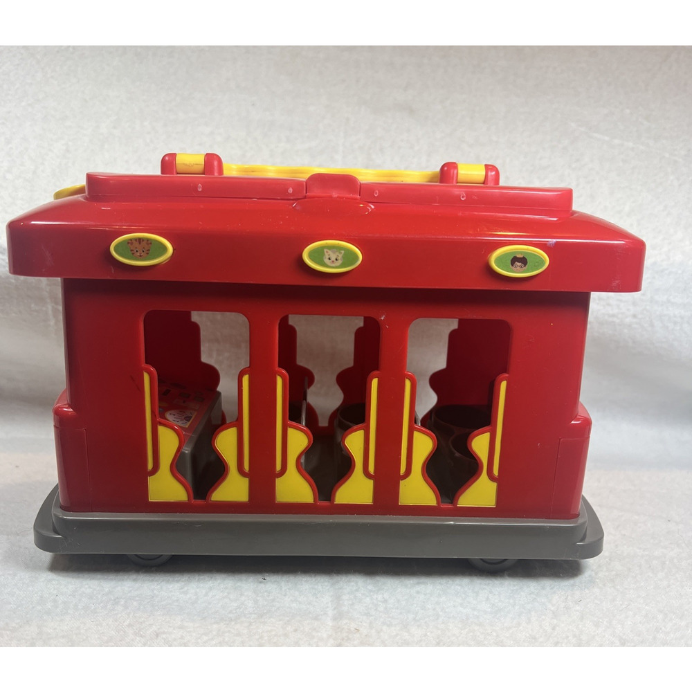 Daniel Tiger Trolley Neighborhood Electronic Carrying Case Works Red Toy